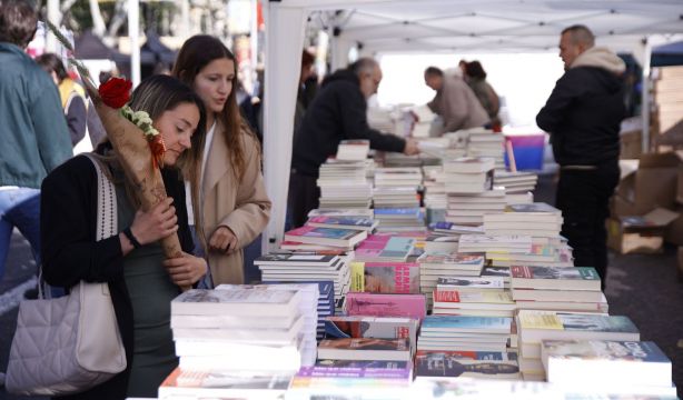 Estos son los libros más vendidos en Sant Jordi 2024