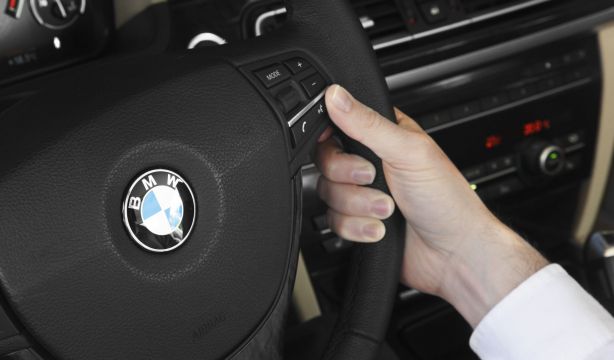 La OCU alerta del riesgo de un fallo en los frenos de los BMW fabricados entre 2022 y 2024