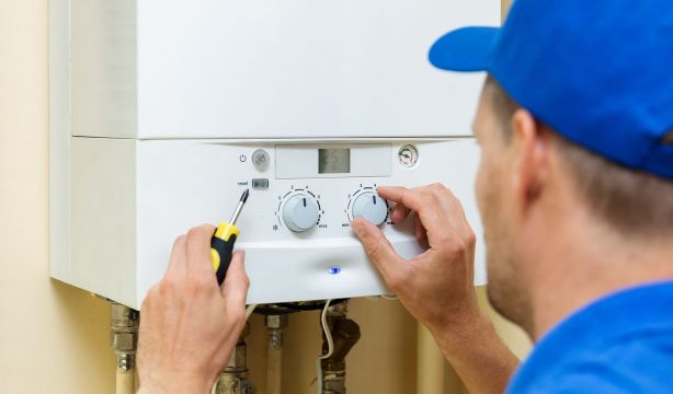 ¡Mucho cuidado! Alertan de un aumento de fraudes de falsos revisores de gas