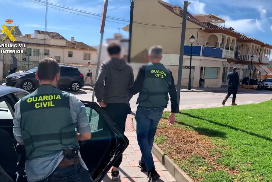 Macroperación de la Guardia Civil contra la estafa del hijo en apuros: más de 100 detenidos