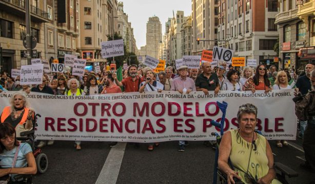 Falta personal en las residencias: sólo un trabajador para asear, alimentar y vestir a 13 mayores