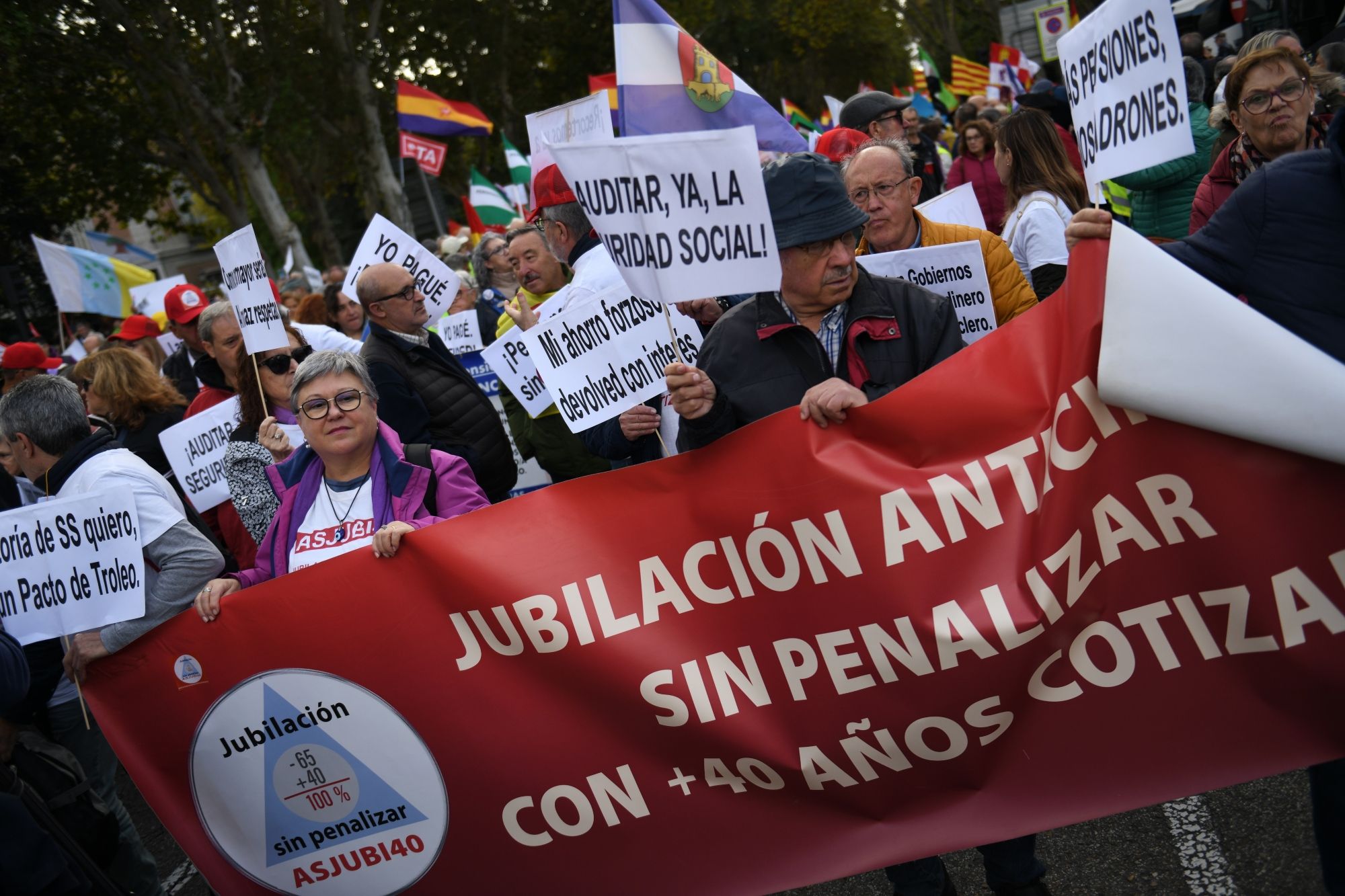 Nuevo aviso a España por las pensiones: la OCDE pide ajustes fiscales para compensar el mayor gasto