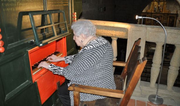 Organistas de toda España rinden homenaje a Montserrat Torrent en su 98 cumpleaños