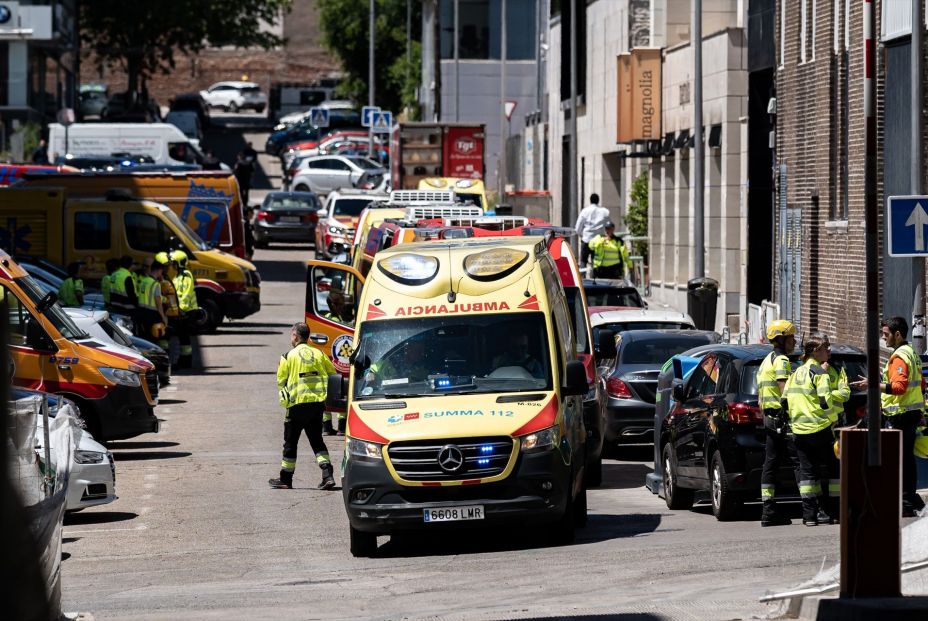 Dos obreros, sepultados tras el derrumbe del forjado de un edificio en Madrid