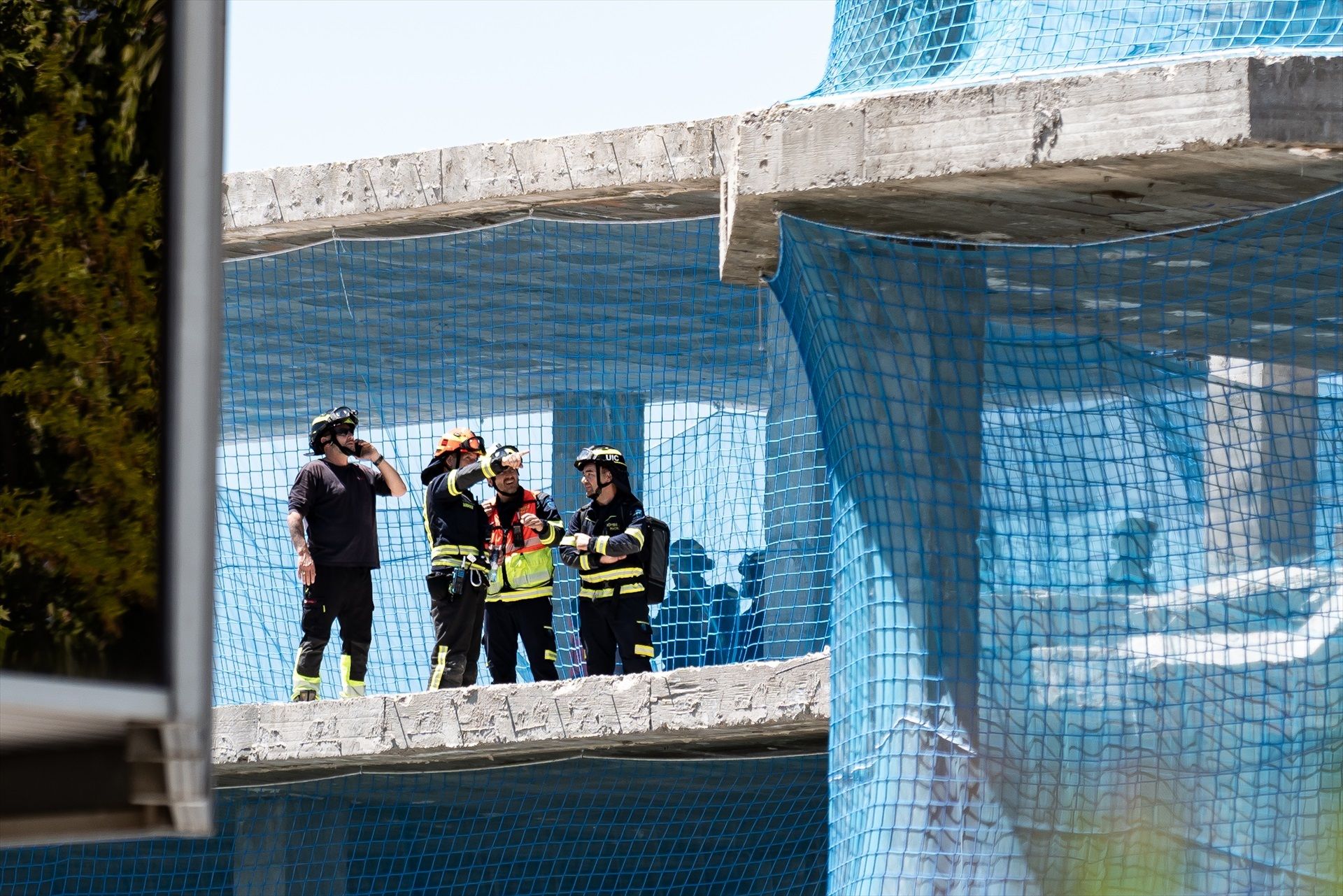 Dos obreros, sepultados tras el derrumbe del forjado de un edificio en Madrid