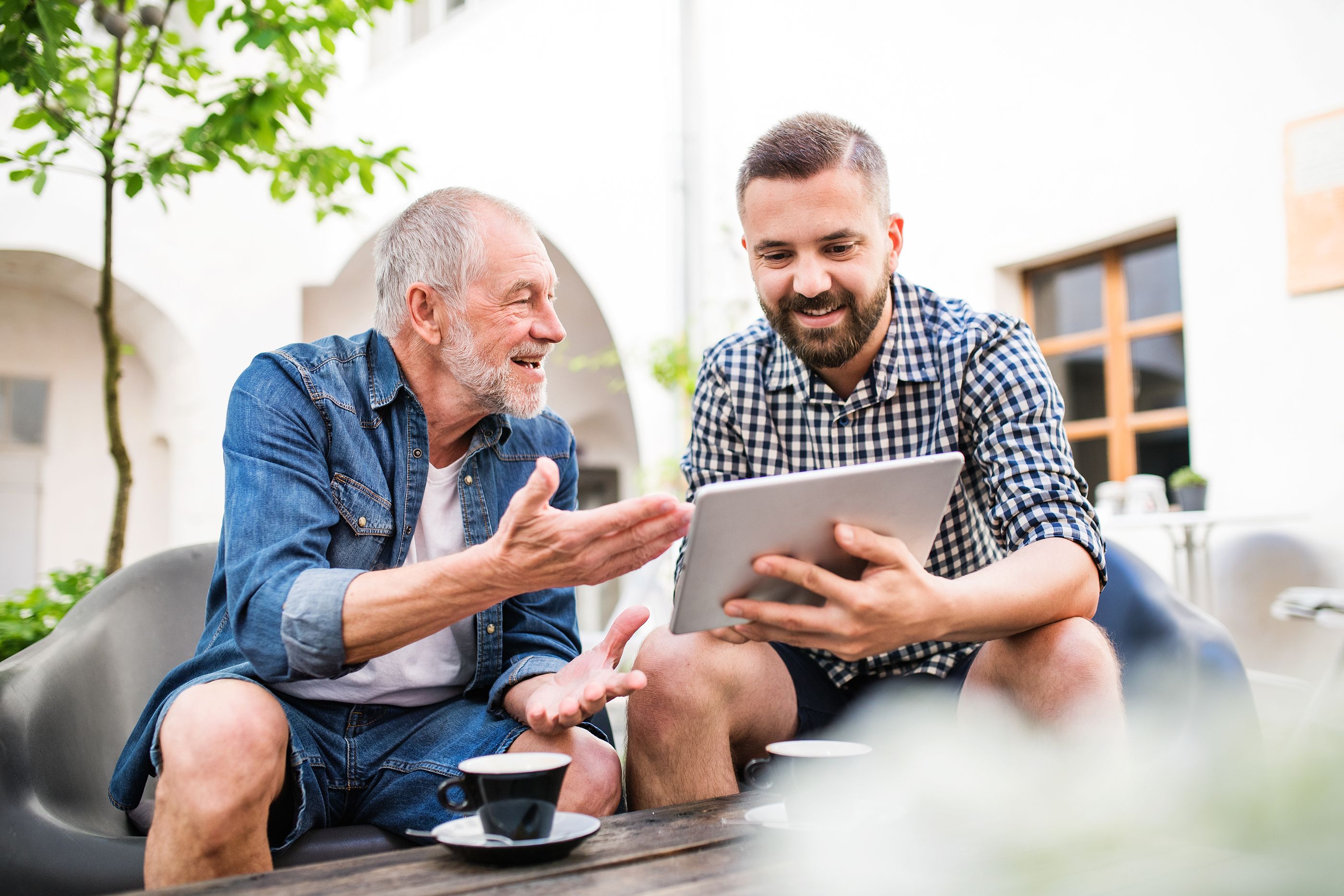 'Tecnologías para el bienestar', el programa que fomenta la 'silver economy' en el medio rural (Bigstock)