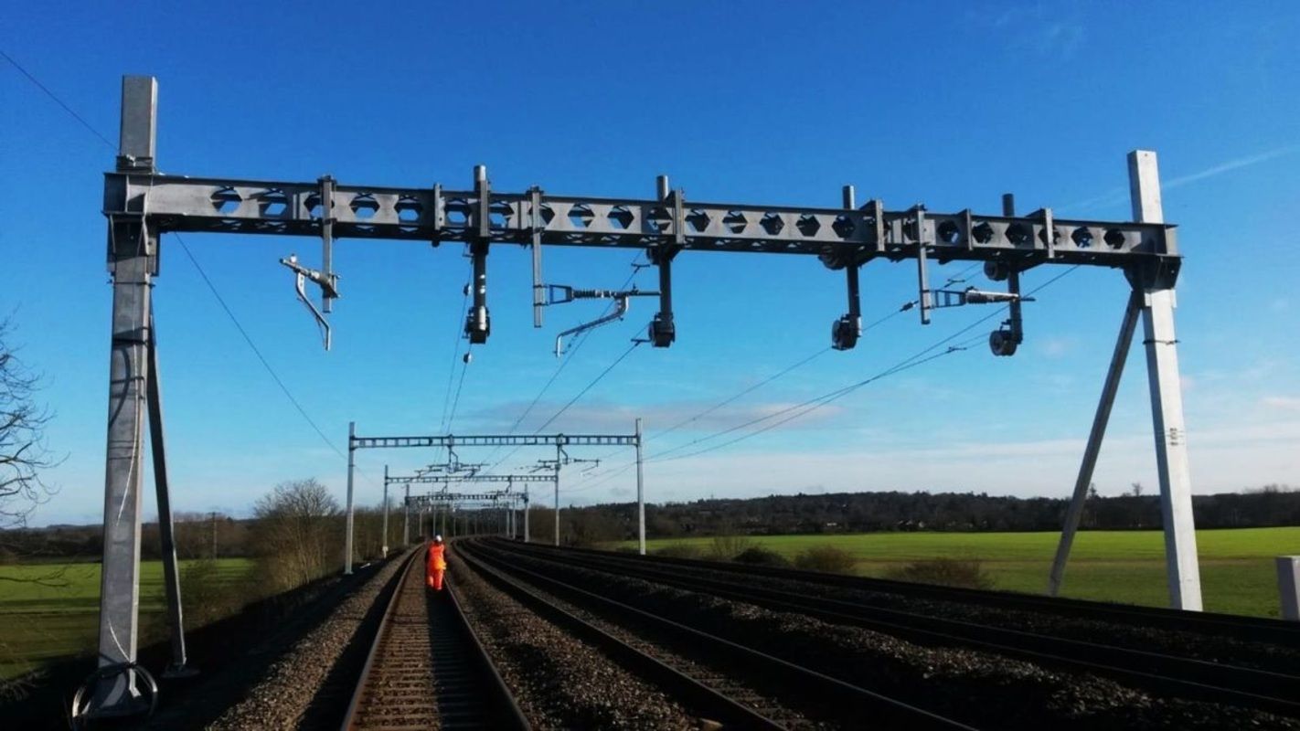 Coxabengoa se adjudica un contrato de electrificación y mantenimiento por 53 millones con Adif