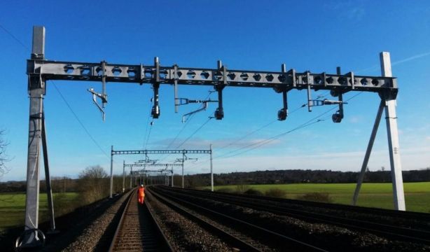Coxabengoa se adjudica un contrato de electrificación y mantenimiento por 53 millones con Adif