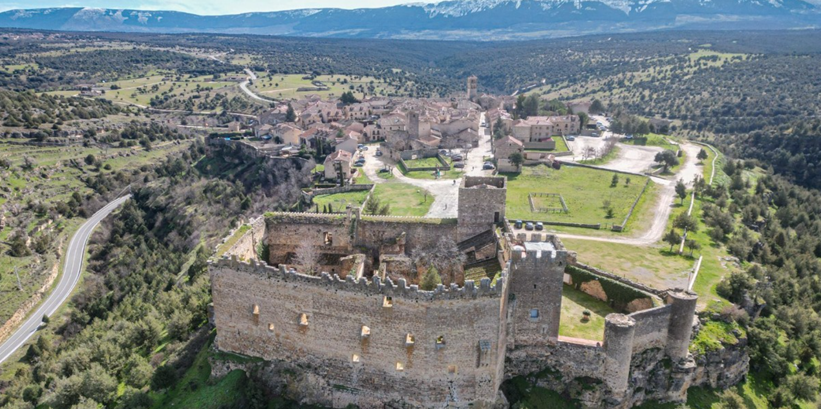 A la venta por 4,8 millones de euros el castillo de Pedraza (Idealista)