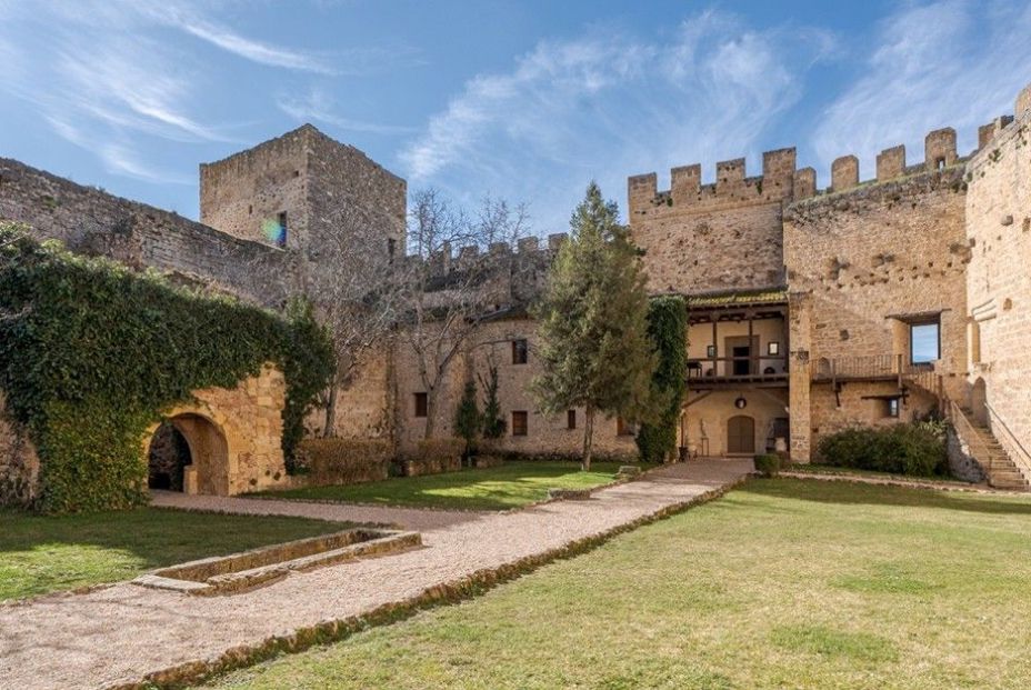 A la venta por 4,8 millones de euros un castillo medieval en Segovia (Idealista) A la venta por 4,8 millones de euros un castillo medieval en Segovia (Idealista)