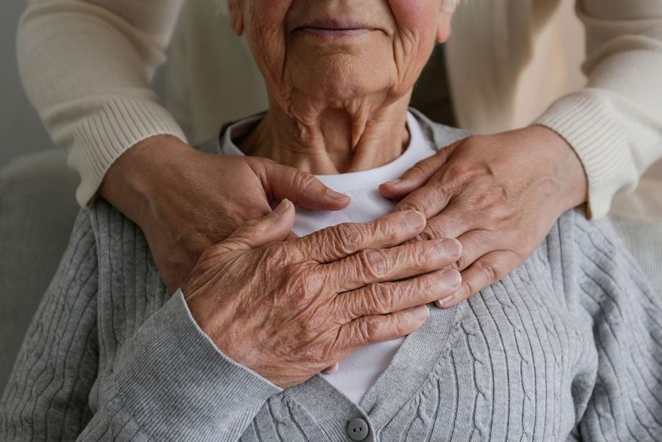 Lanzan un curso para prevenir el edadismo y luchar contra la soledad de los mayores extremeños (Bigstock)