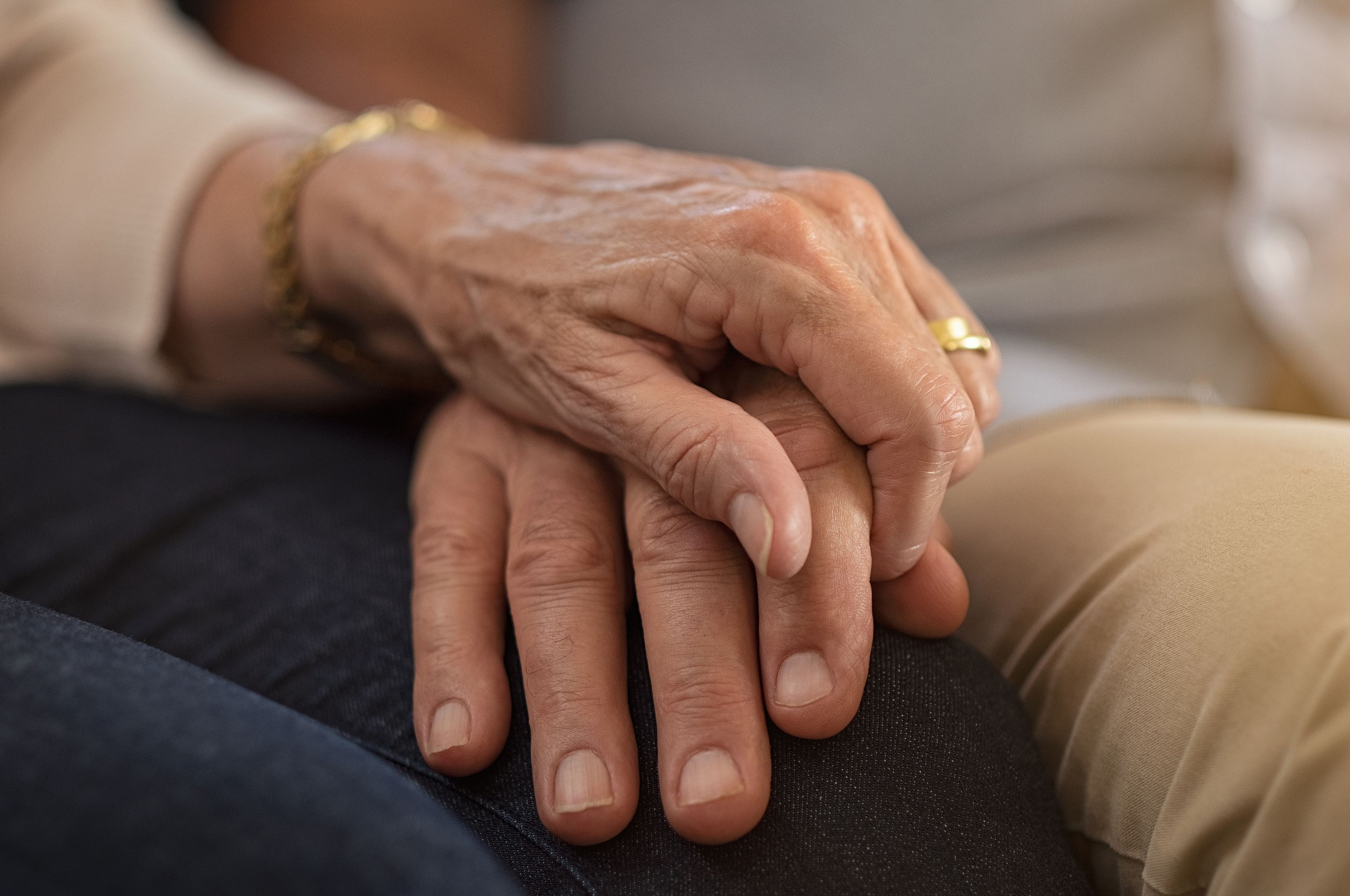 VÍDEO: Un hombre de 86 años se casa con su primer amor después de pasar años separados (Bigstock)