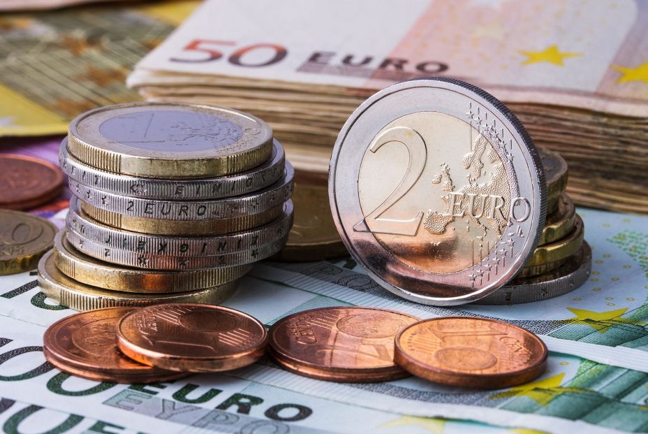 bigstock monedas euro billetes bigstock monedas euro billetes