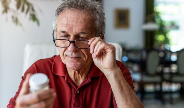 Edadismo y medicamentos: la mayoría no se prueban en mayores