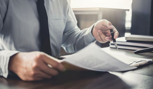 Cuánto hay que pagar a Hacienda por heredar una casa entre varios hermanos (Bigstock)
