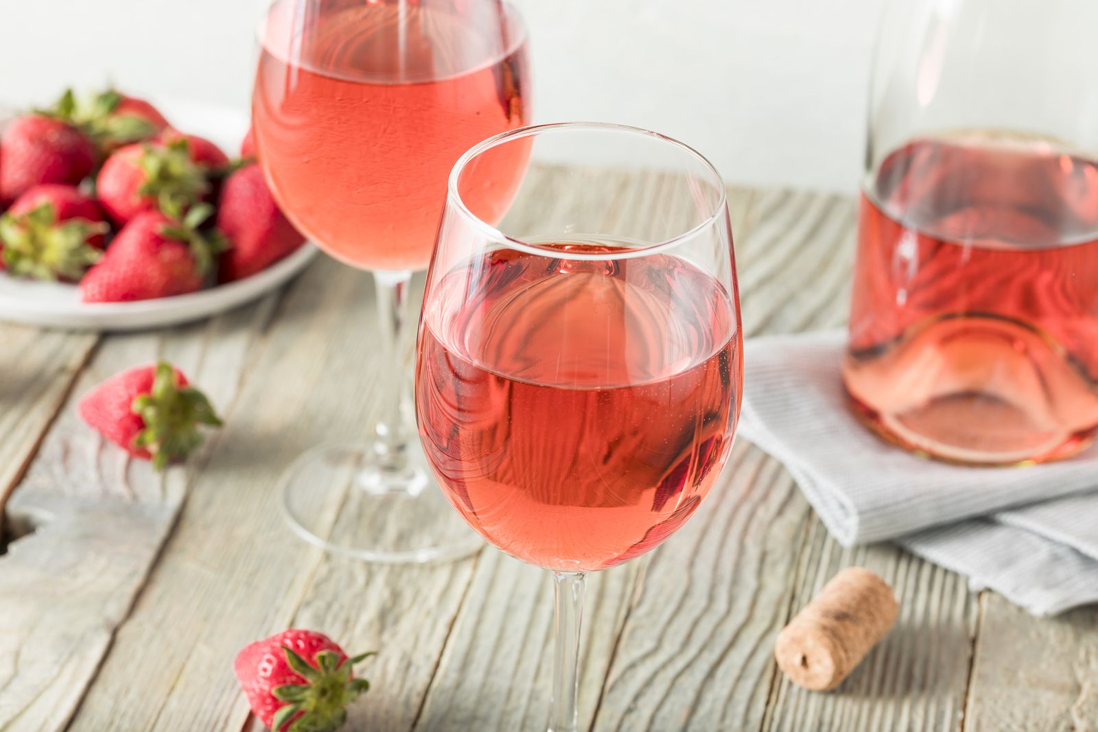 Consejos para elegir y servir un buen vino rosado