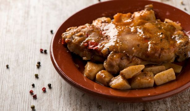 Cómo hacer manitas de cerdo: receta tradicional de la abuela (Big Stock)