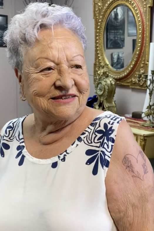 Una abuela mallorquina se tatúa por primera vez a los 83 años Una abuela mallorquina se tatúa por primera vez a los 83 años