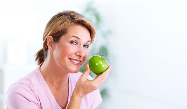 Todo lo que necesitas saber sobre nutrición saludable durante la menopausia