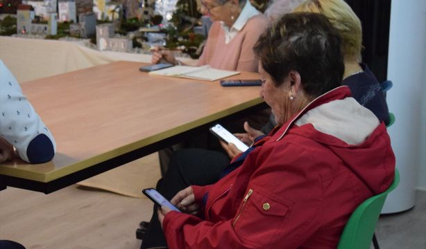 Descubre el JOMO, la desconexión voluntaria digital para cuidar tu bienestar  (Europa Press)