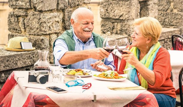 Los sénior tiran del turismo: será el segmento que más crezca en los próximos años. Foto: Bigstock