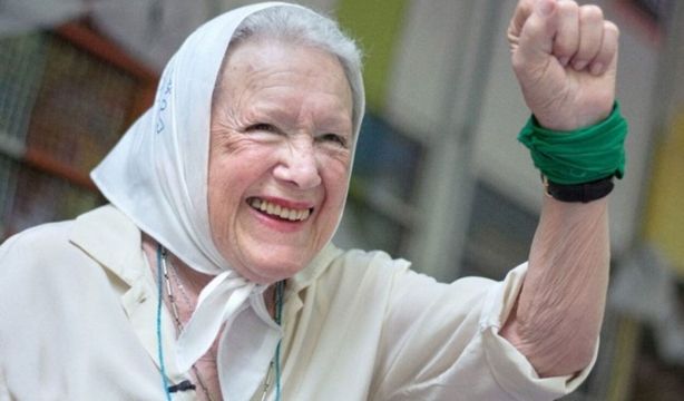 Muere Nora Cortiñas, cofundadora de Madres de Plaza de Mayo, a los 94 años