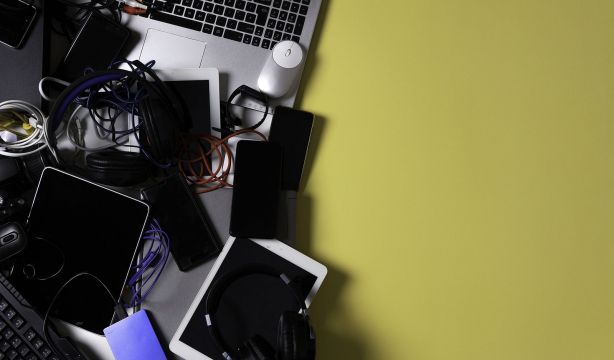 Obsolescencia programada: los consumidores podrán exigir la reparación de dispositivos averiados