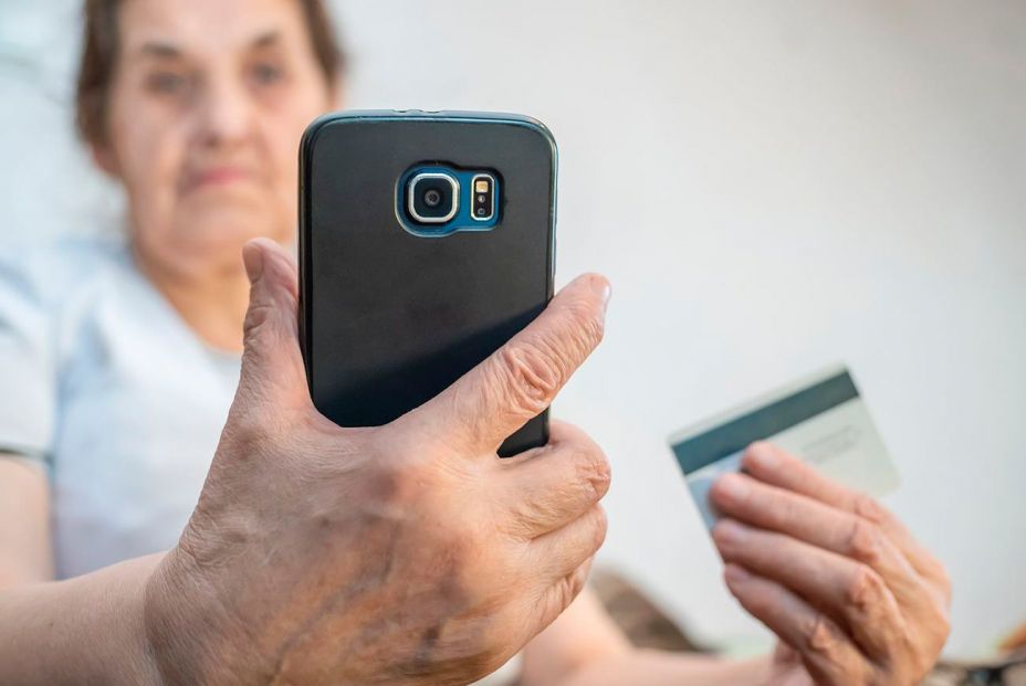 Asufin valora la encuesta sobre banca de 65YMÁS: “La digitalización de los mayores ha sido forzosa”. Foto:bigstock