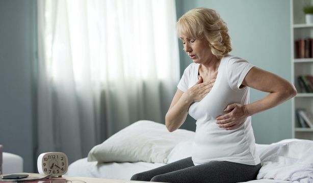 Niveles altos de ácido úrico se asocian a mayor riesgo cardiovascular en mujeres mayores de 50