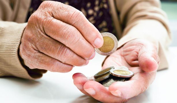 Las viudas cobran 936,3 euros al mes de media, todavía lejos del salario mínimo