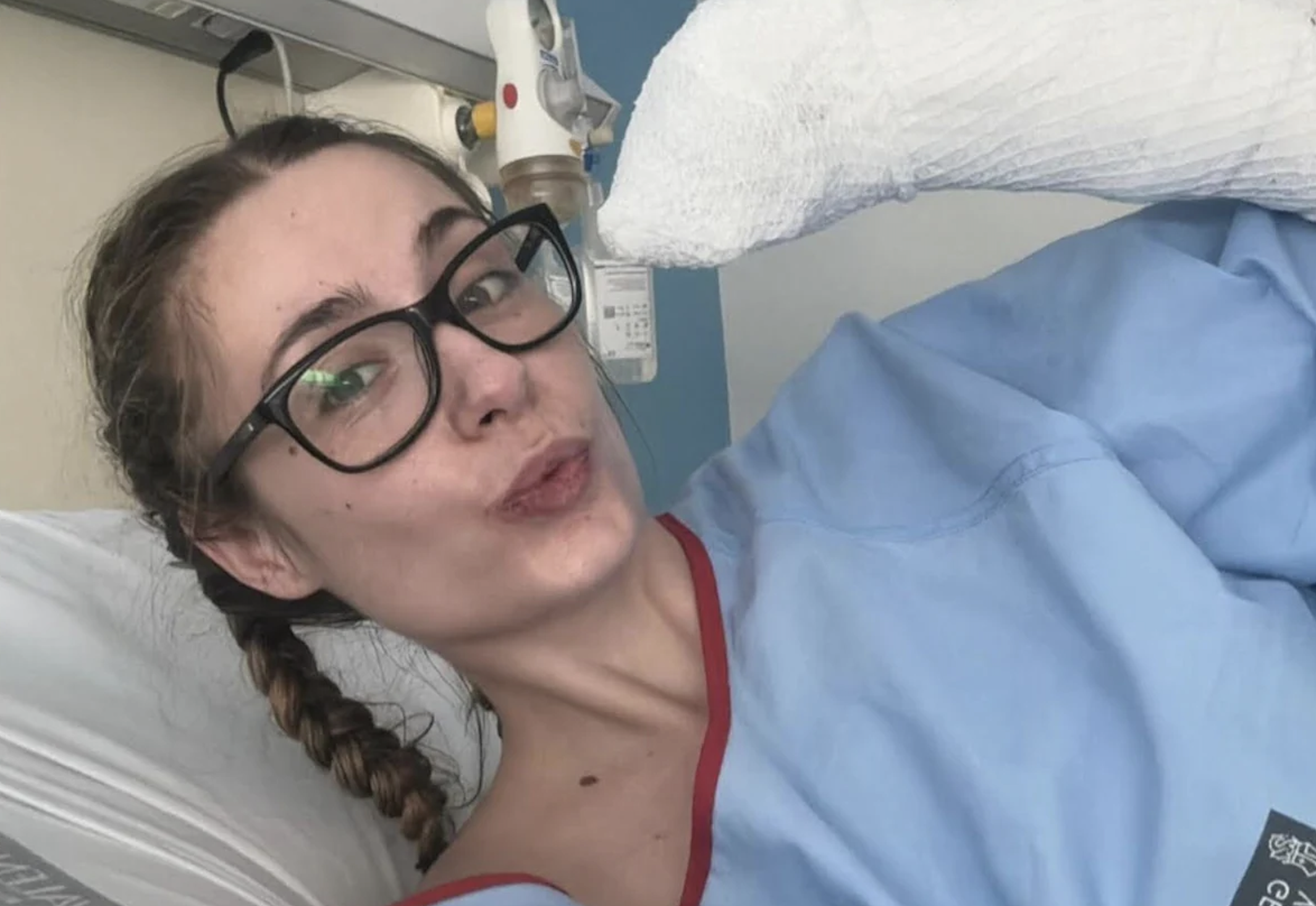 Amputan las manos y pies a Carla, de 25 años, por una bacteria Amputan las manos y pies a Carla, de 25 años, por una bacteria