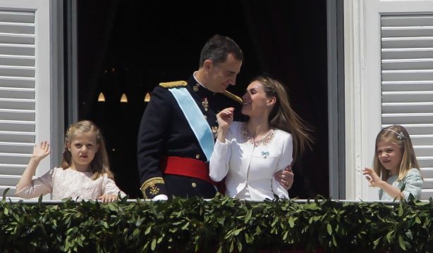La fiesta de los 10 años de Felipe VI: condecoraciones, almuerzo en el Palacio Real, música...
