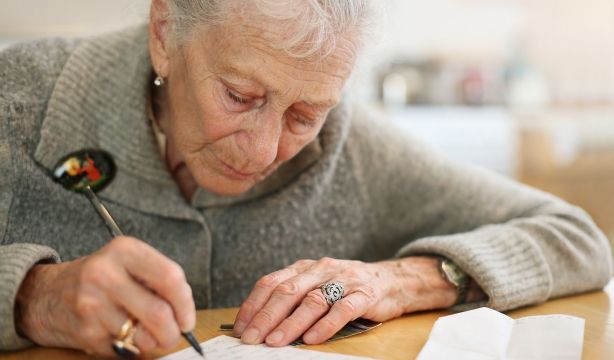 Fin del 'escudo' energético: millones de hogares afrontan la posible retirada de ayudas a luz y gas