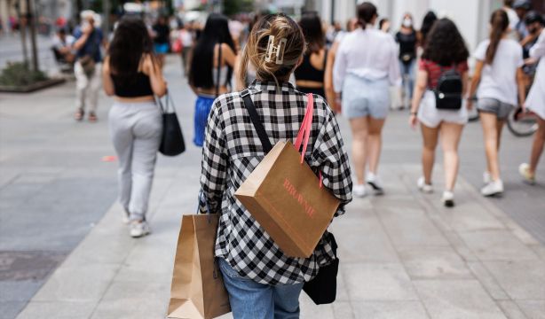 Los consejos de la OCU para aprovechar al máximo las rebajas de verano