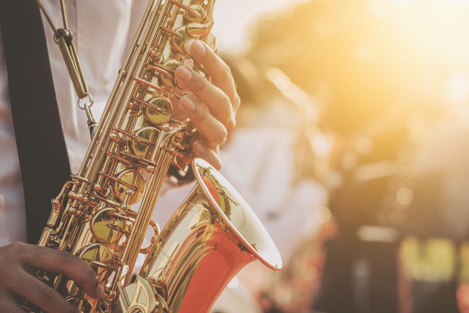 Música de jazz tocando el saxofón