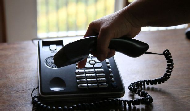 Facua pide que el acceso a las líneas de tarificación adicional tenga autorización del cliente