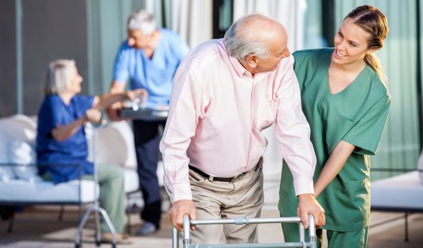 Nuevo modelo de residencias de mayores: estos son los cambios que quiere realizar el Gobierno
