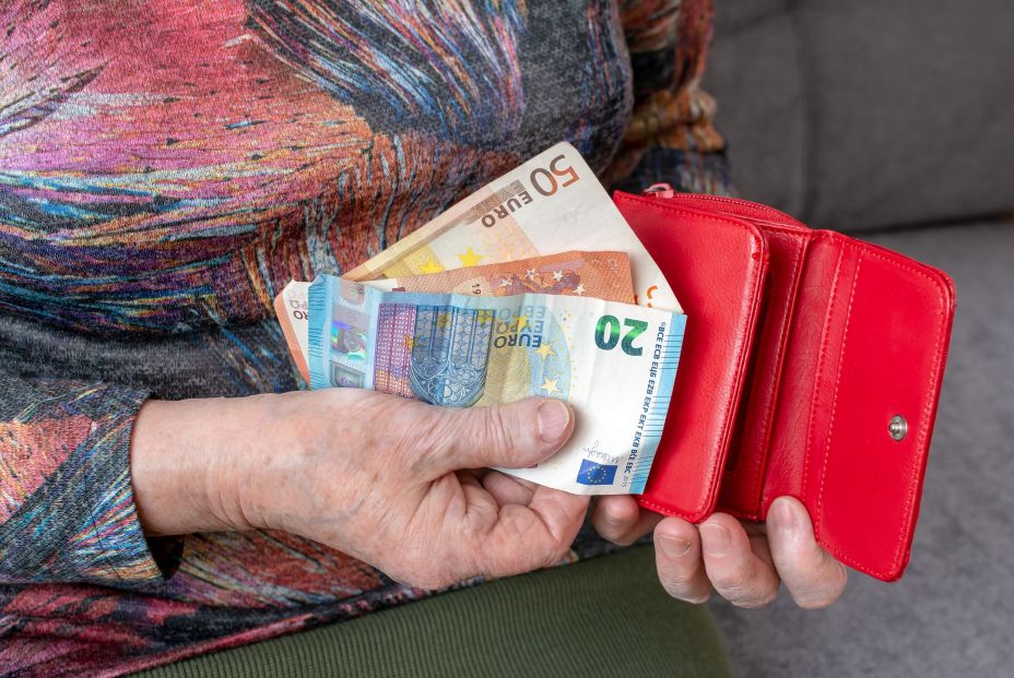 ¿Me pueden embargar la paga extra de verano si tengo deudas con Hacienda o la Seguridad Social?