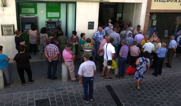 Los mayores siguen descontentos con la banca: un 46% está insatisfecho con el trato que recibe