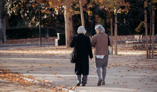 Permitir el duelo y buscar apoyo: los consejos de expertos para hacer frente a la viudedad (Europa Press)