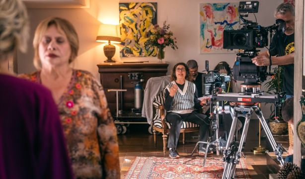 Chus Gutiérrez dirige 'Tu madre o la mía: Guerra de suegras': "Es muy difícil hacer reír al público"