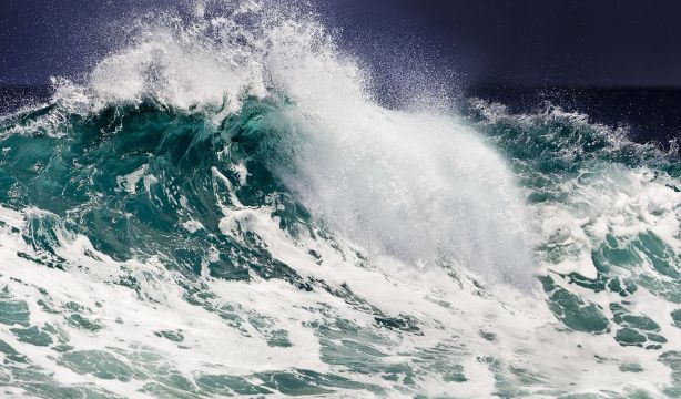 Una nueva herramienta predice olas gigantes con hasta 5 minutos de anticipación (Big Stock)