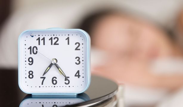 Un enfermero explica las horas que debes dormir según tu edad
