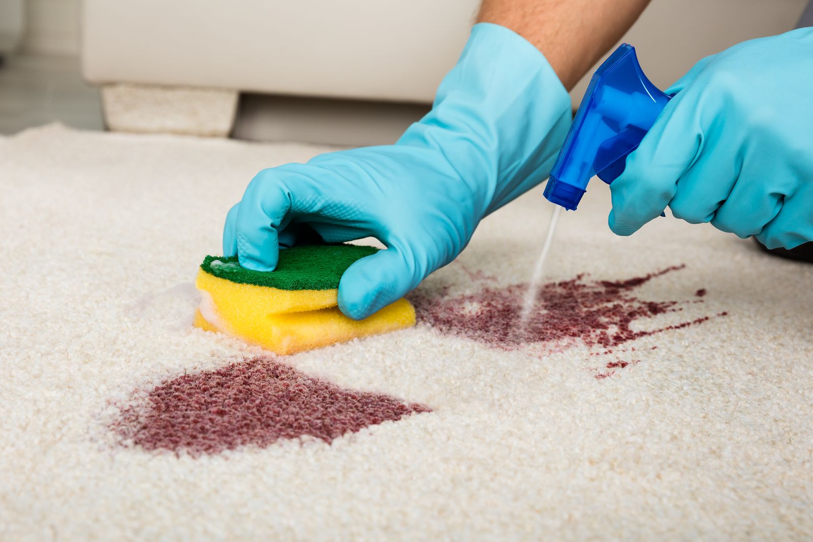 Trucos para devolver el color a tu alfombra y eliminar manchas y olores