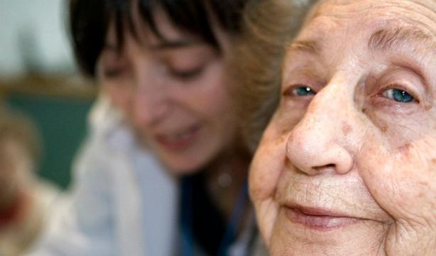 Recogen firmas contra el "desmantelamiento" de un centro para personas sin recursos en Alicante