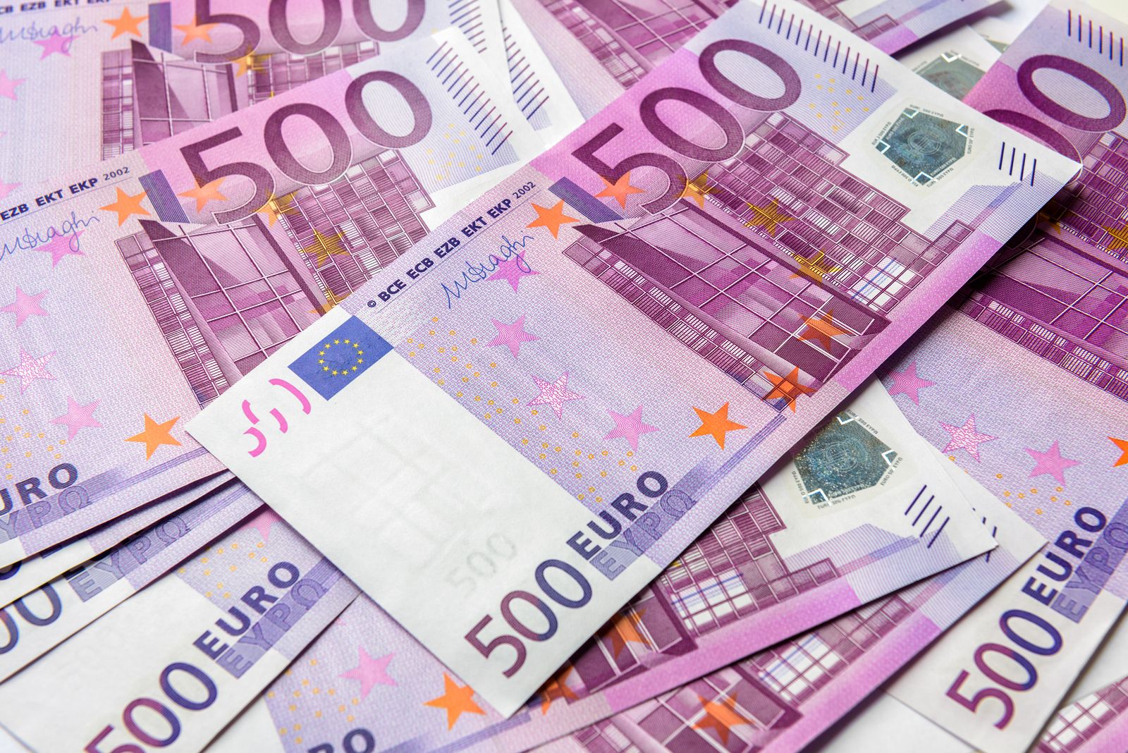 El número de billetes de 500 euros marca mínimos desde 2002