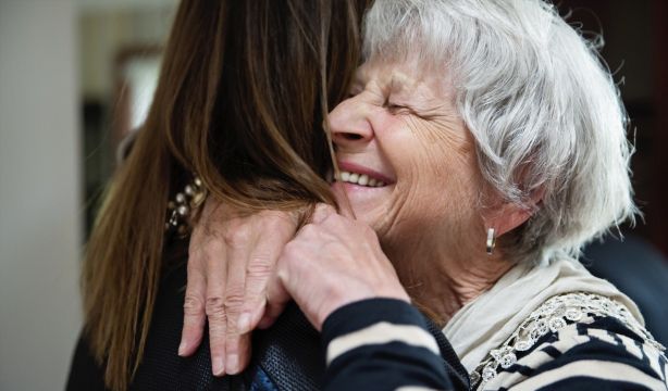 'CONVIVE', el programa intergeneracional donde mayores y estudiantes comparten casa y experiencias