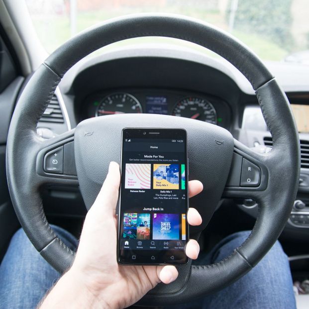 ¿Cómo puedo escuchar música en el coche si no tengo lector de CD? (Bigstock) ¿Cómo puedo escuchar música en el coche si no tengo lector de CD? (Bigstock)