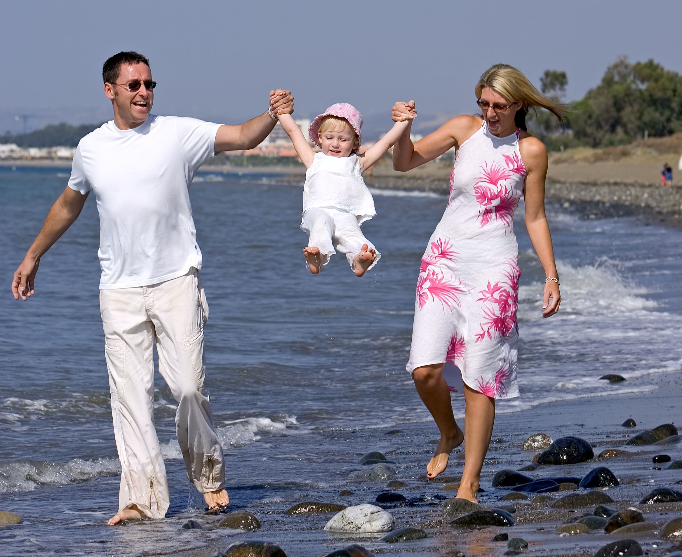 El 51% de familias dedica más tiempo a jugar con sus hijos que hace unos años El 51% de familias dedica más tiempo a jugar con sus hijos que hace unos años