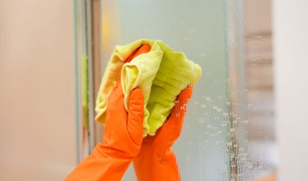 Adiós a las huellas en los cristales: así puedes eliminarlas para siempre